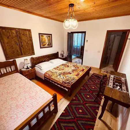 Kris Guest house *